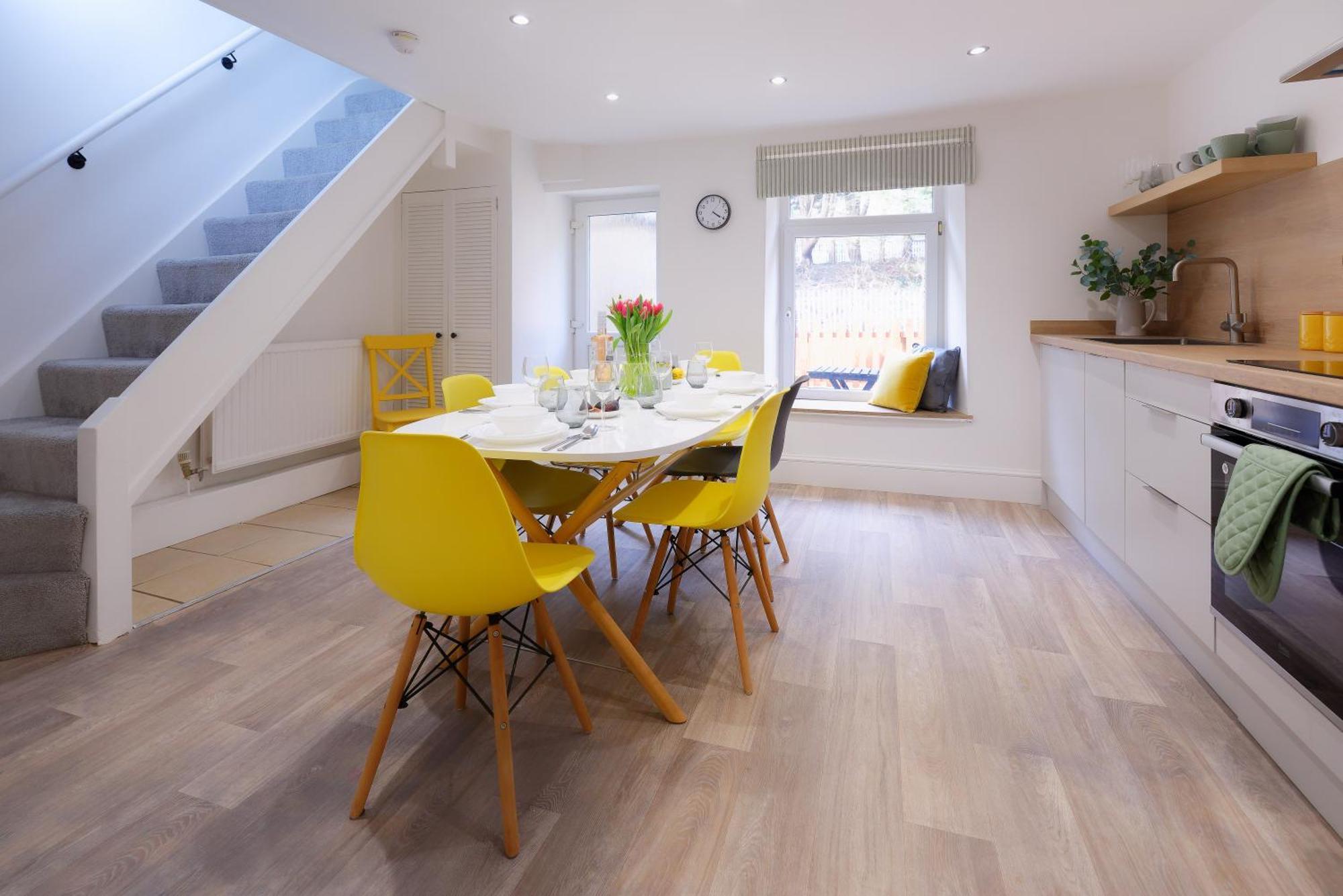 Stayright 3 Bed Home Near Hiking Trails & Parks Llwynypia Exteriör bild